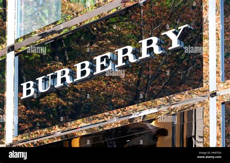 Burberry Group PLC (BRBY) 